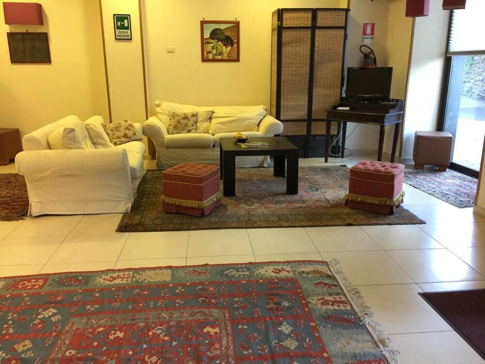 Hotel Milomax Экстерьер фото
